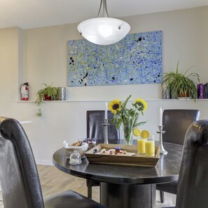 Dining - Unwind Centrally located in the heart of Canadas most beautiful Wine region (West Kelowna)