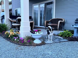 Exterior detail - Unwind Centrally in the heart of Canadas most beautiful Wine region (West Kelowna)