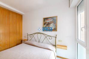 2 bedrooms - Puerto del Sol / [seafront + pool] (Jesolo)