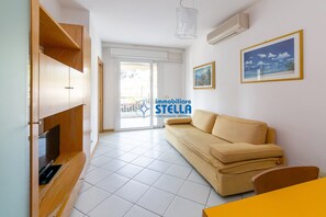 Living area - Puerto del Sol / [seafront + pool] (Jesolo)