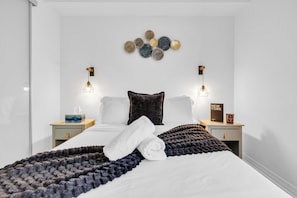 Suite Supérieure, 3 chambres, non-fumeurs | Décoration personnalisée, ameublement personnalisé, rideaux occultants