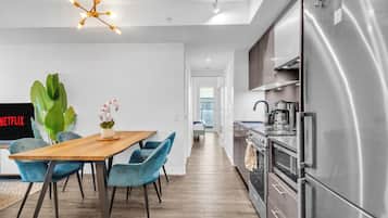 Superior Suite, 3 Bedrooms, Non Smoking | Private kitchen | Fridge, microwave, oven, stovetop
