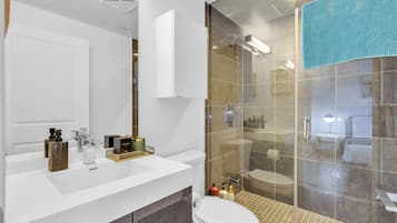 高级套房, 3 间卧室, 无烟房 | 浴室