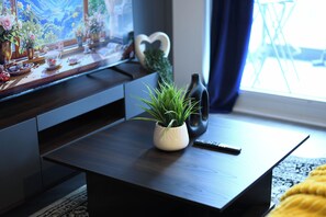 Standard Suite, 1 Bedroom, Non Smoking | Living area | 50-inch flat-screen TV with digital channels - Fillmore Downtown Suites (Toronto)