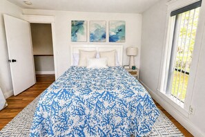3 bedrooms, desk, travel crib, free WiFi