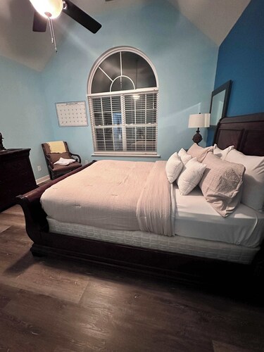 PREMIER EXECUTIVE LIVING | 4BR LUXURY APARTMENT