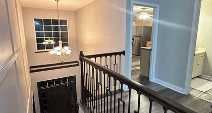 Premier Executive Living | 4br Luxury Apartment