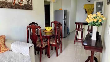 Condo, 1 Bedroom, Hot Tub | Ruang tamu