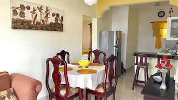 Condo, 1 Bedroom, Hot Tub | Ruang makan