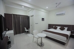 Room - Nandha Grande (Udumalaipettai)