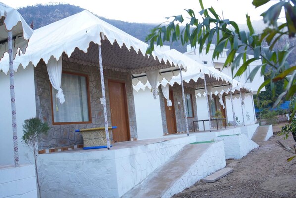 Exterior - Narayani Bagh Resort And Restaurant (Ajabgarh)