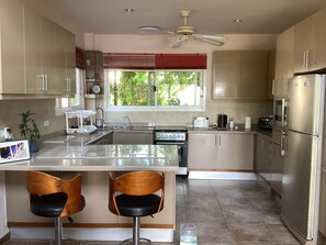 Private kitchen - Shambala  -Fabulous 3-bedroom beachfront villa with AC in beautiful Bang Por (Bang Por)