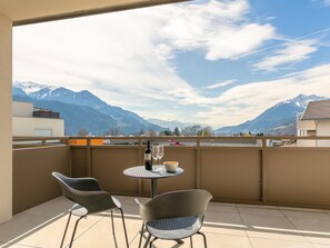 Outdoor dining - Modern holiday apartments in Jenbach (Jenbach)