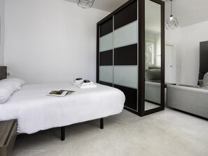 Iron/ironing board, Internet, bed sheets - Sunstay Luzon Loft III Málaga (Málaga)