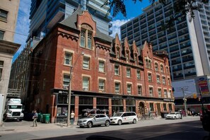 Point of interest - Conservatory Tower Suites - Glen Grove (Toronto)