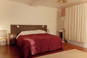 Room - Country house 11 persons (Champlost)