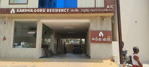 Exterior detail - Kandhaguru Residency  (Palani)