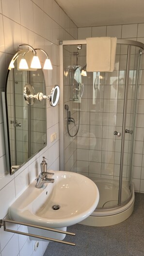 Hair dryer, towels, toilet paper - Stylish modern alpine apartment with terrace garden parking 2026 New (Buchenberg)