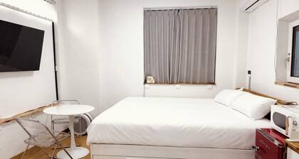 Central Seoul Cozy 1BR Stay. AC, Clean, Comfortable and Great Location