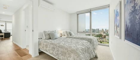 Iron/ironing board, travel cot, WiFi, bed sheets