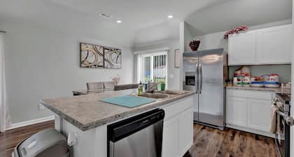 Lovely 3-bedroom new house with AC in delightful Munford, long driveway