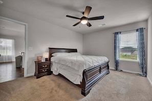 3 bedrooms, iron/ironing board, WiFi, bed sheets