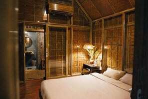 Classic Studio, Balcony, Courtyard View