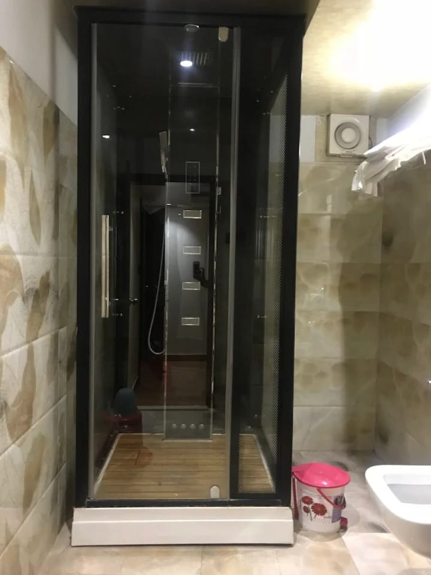 Premium Double Room, City View | Bathroom