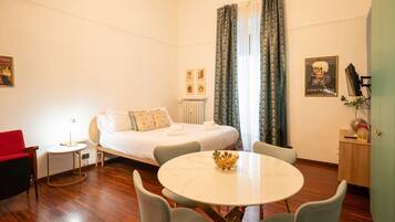 2 chambres, fer et planche à repasser, Wi-Fi gratuit, draps fournis