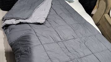 1 Schlafzimmer, Reisekinderbett, kostenloses WLAN, Bettwäsche