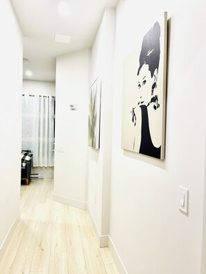 Interior - Modern 1 Bedroom Apartment - Seabus to World Cup (North Vancouver)