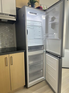 Interior - Modern 1 Bedroom Apartment - Seabus to World Cup (North Vancouver)