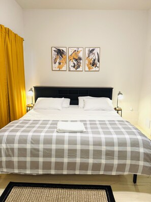 Room - Modern 1 Bedroom Apartment - Seabus to World Cup (North Vancouver)