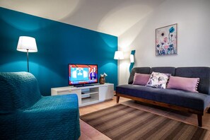 Căn hộ phong cách cổ điển, 2 phòng ngủ | Phòng khách