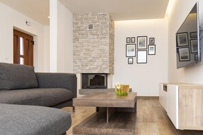 Living room - House in Fazana With Private Pool and Beach (Fazana)