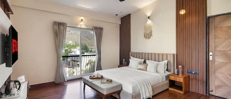 Deluxe Villa | In-room safe, iron/ironing board, free WiFi