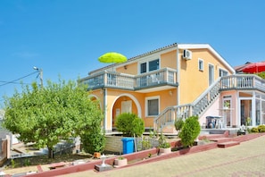 Exterior - Apartment in Croatia Near Adriatic Coast (Senj)