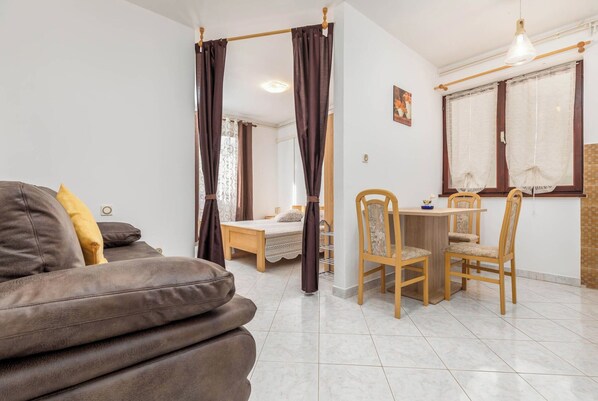 Dining - Studio in Valbandon Near Brijuni National Park (Fazana)