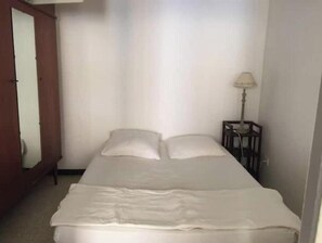 1 bedroom, free WiFi, bed sheets - Apartment downtown La Ciotat - 2 min walk to port & beaches (La Ciotat)
