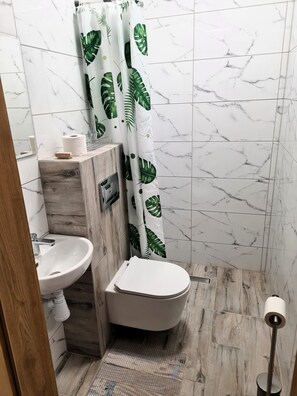 Deluxe Apartment, 1 Bedroom | Bathroom - Apartment in Mrzezyno by Sandy Beaches (Trzebiatow)