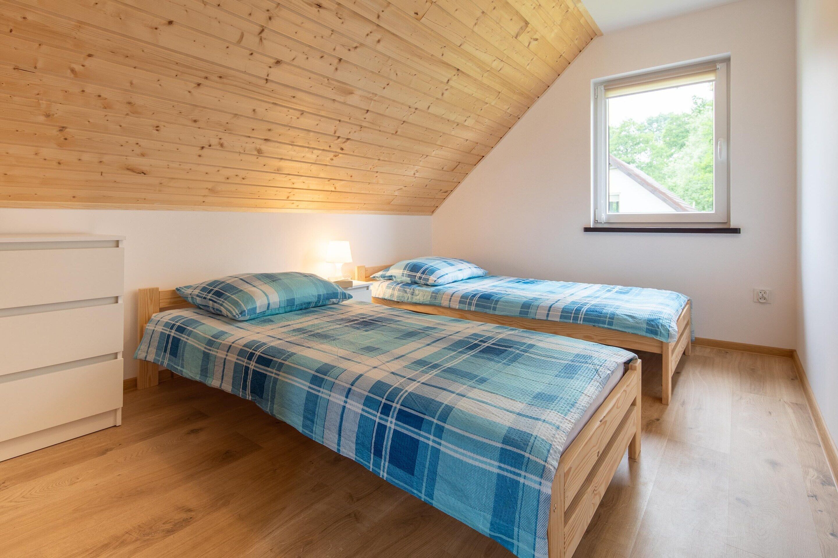 Deluxe House, 3 Bedrooms | 9 bedrooms, individually furnished, bed sheets