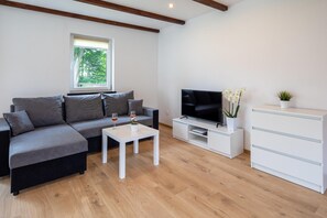 Classic House, 3 Bedrooms | Living room - Brick Cottage Near Baltic Sea and Windmill (gmina Karnice)