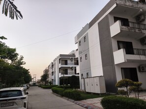 Exterior - Vrindavan Stays Near Burja Rd (Mathura)