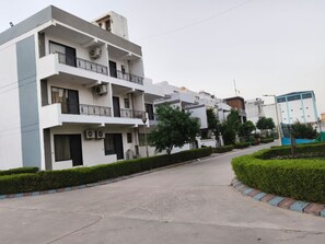 Exterior - Vrindavan Stays Near Burja Rd (Mathura)