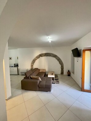 TV - La Casa del Nonno in Torchiara (Torchiara)