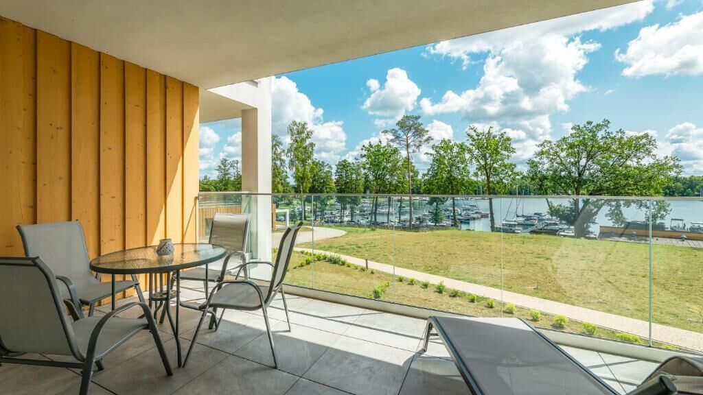 Appartement Premium, balcon, vue lac | Restauration extérieure