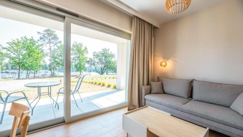 Standaard studio, balkon, uitzicht op meer | Woonruimte