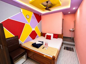 Standard Double Room, Patio, Mountain View | In-room safe, desk, iron/ironing board, free WiFi - PANMOZHI RESIDENCY (Tiruvannamalai)