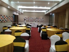 Banquet hall - Viola Beacon Near Solapur Mumbai Hwy (Pune)