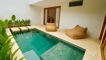 Indoor pool, pool loungers